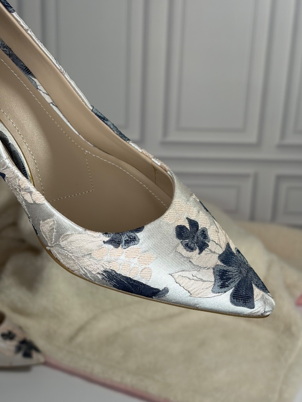 Charles by Charles David Angelica Floral Brocade Pointed Toe Pumps 10M NIB - Picture 6 of 6